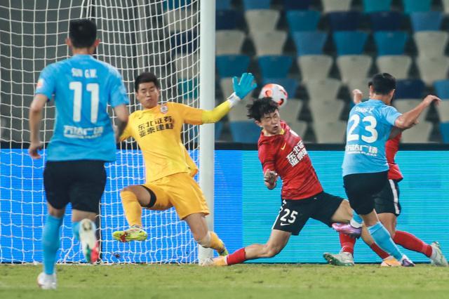 龙珠直播体育直播官网-【中超】商隐破门埃里克扳平 大连人1比1平长春亚泰